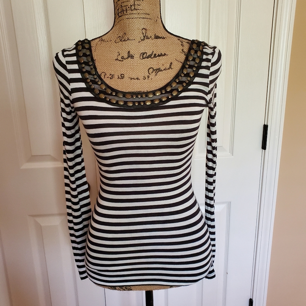 Jessica Simpson XS Black & White Stripe Top